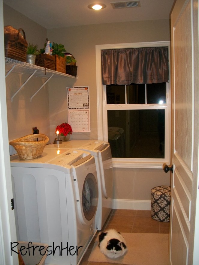 6f15b-deskandlaundryroom012